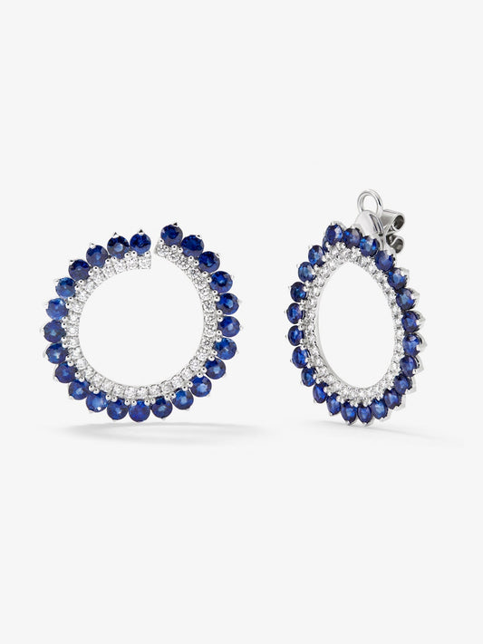 Pendientes de aro de oro blanco de 18K con zafiros azules en talla brillante de 7,17 cts y diamantes en talla brillante de 1,21 cts