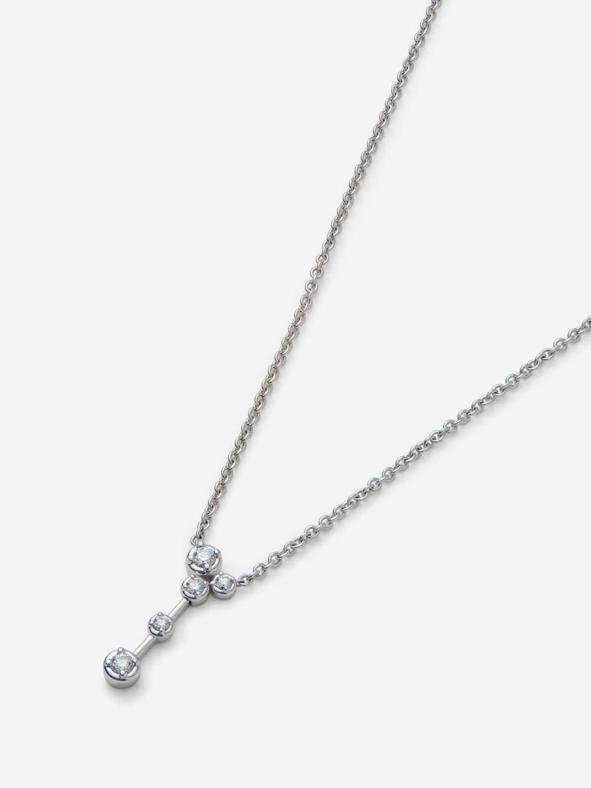 Colgante de oro blanco de 18K con 5 diamantes en talla brillante con un total de 0,13 cts
