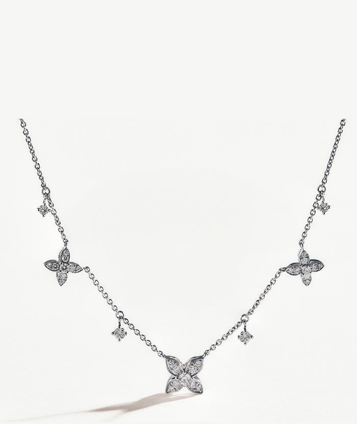 Collares con diamantes