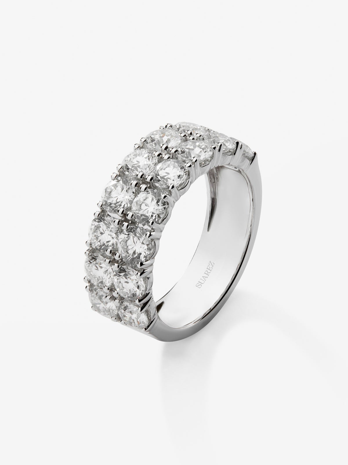 Alianza media multibrazo con 16 diamantes en talla brillante