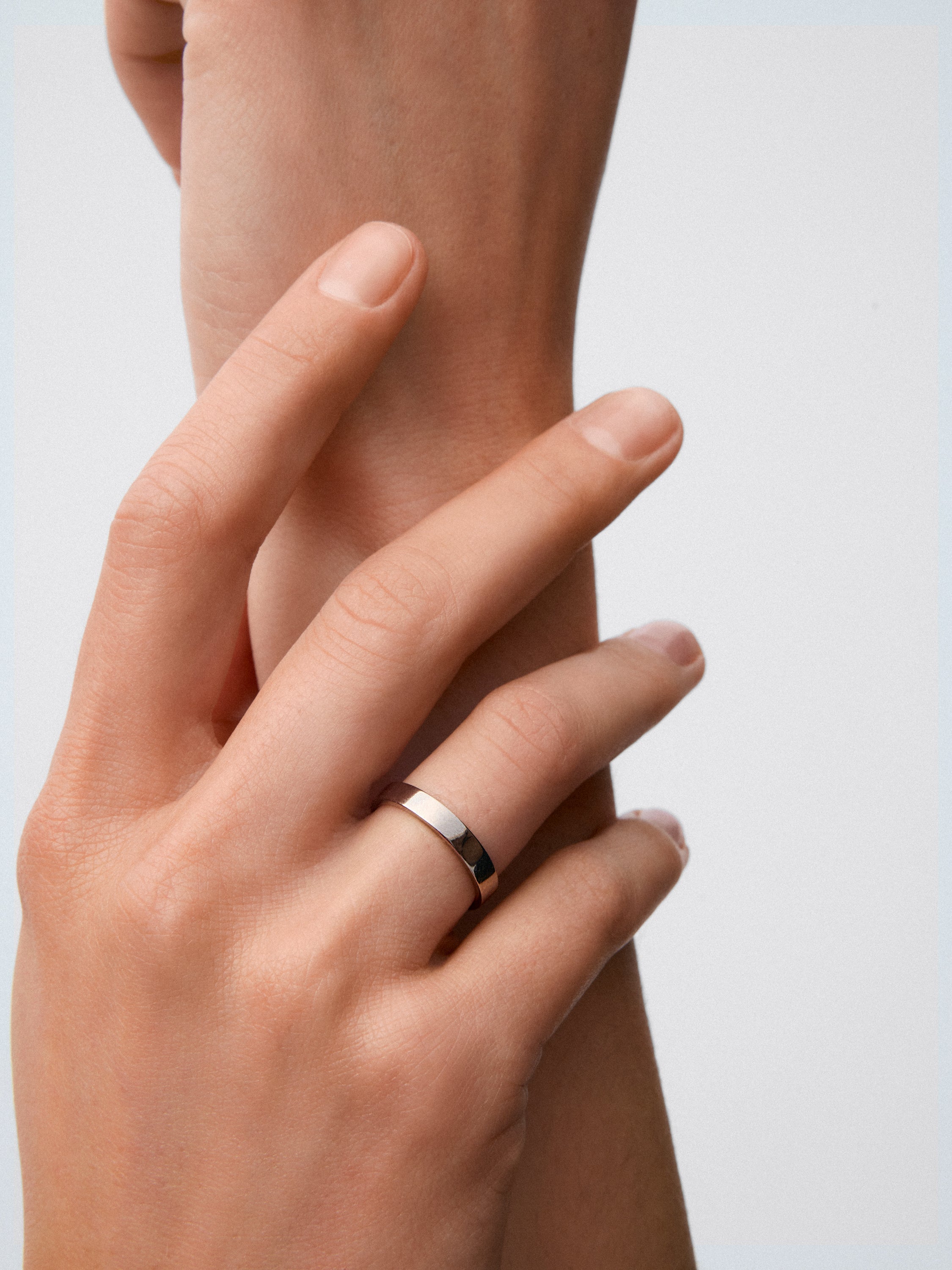 Alianza de boda de oro blanco de 18K