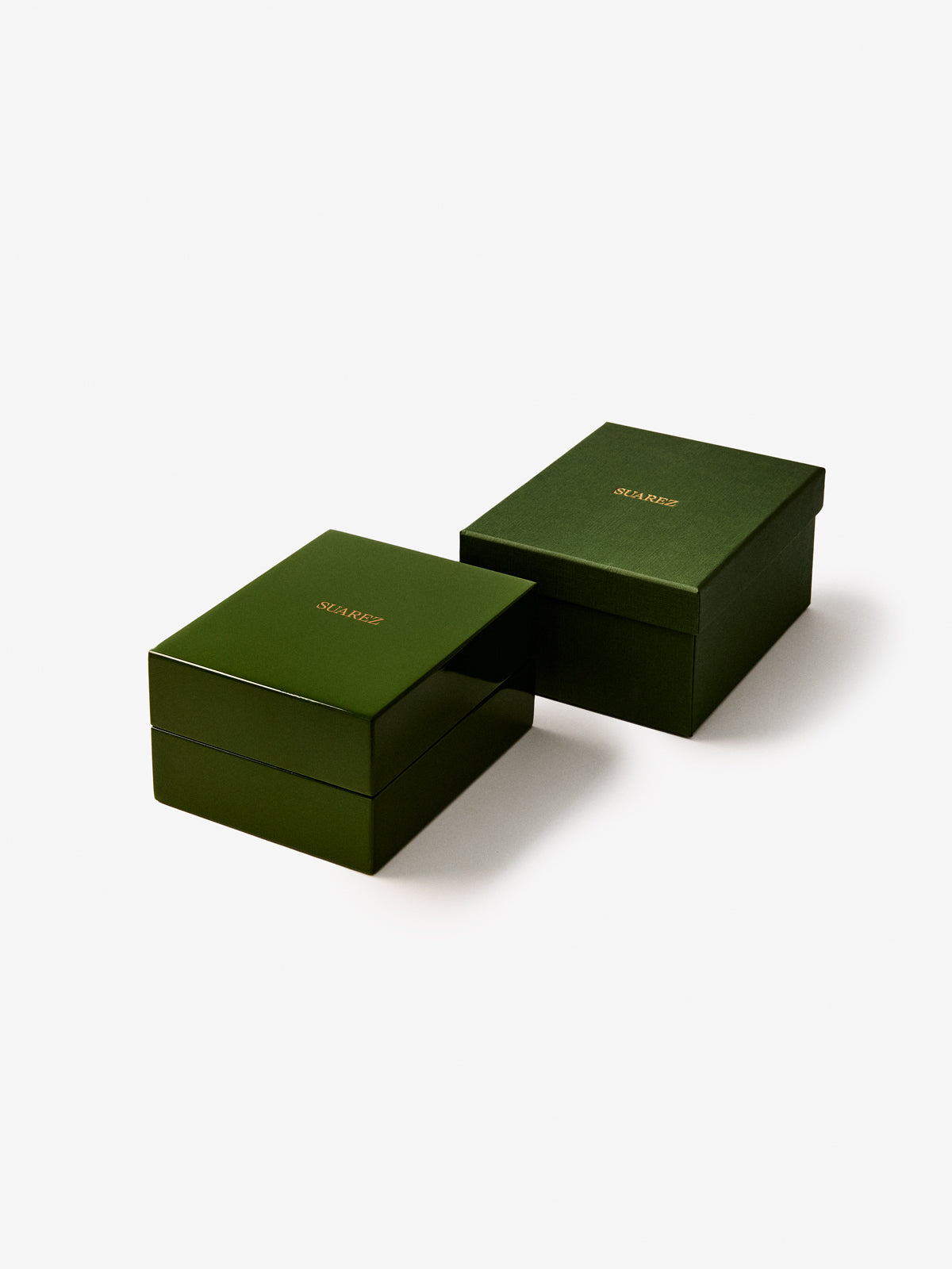 18K Yellow Gold Brooch with 6 Brilliant-Cut Diamonds Totaling 0.36 cts and Maple Branch Shape