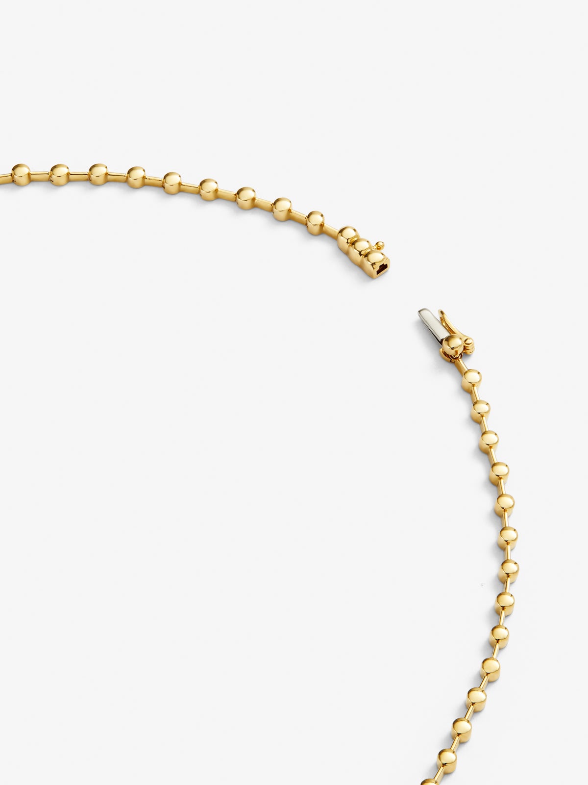 Collar de oro amarillo de 18K con 62 diamantes en talla brillante con un total de 2,61 cts