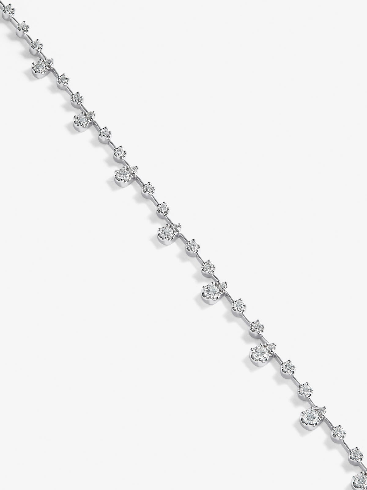 Collar de oro blanco de 18K con diamantes blancos en talla brillante de 2,61 cts