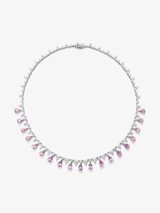Collar rivière de oro blanco de 18K con 19 zafiros rosas en talla pera con un total de 16,03 cts y 161 diamantes en talla redonda con un total de 8,85 cts