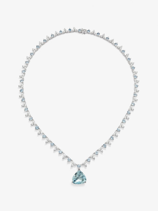 Collar rivière de oro blanco de 18K con aguamarina en talla pera de 5,88 cts,38  aguamarinas en talla brillante con un total de 5,41 cts y 114 diamantes en talla brillante con un total de 6,27 cts