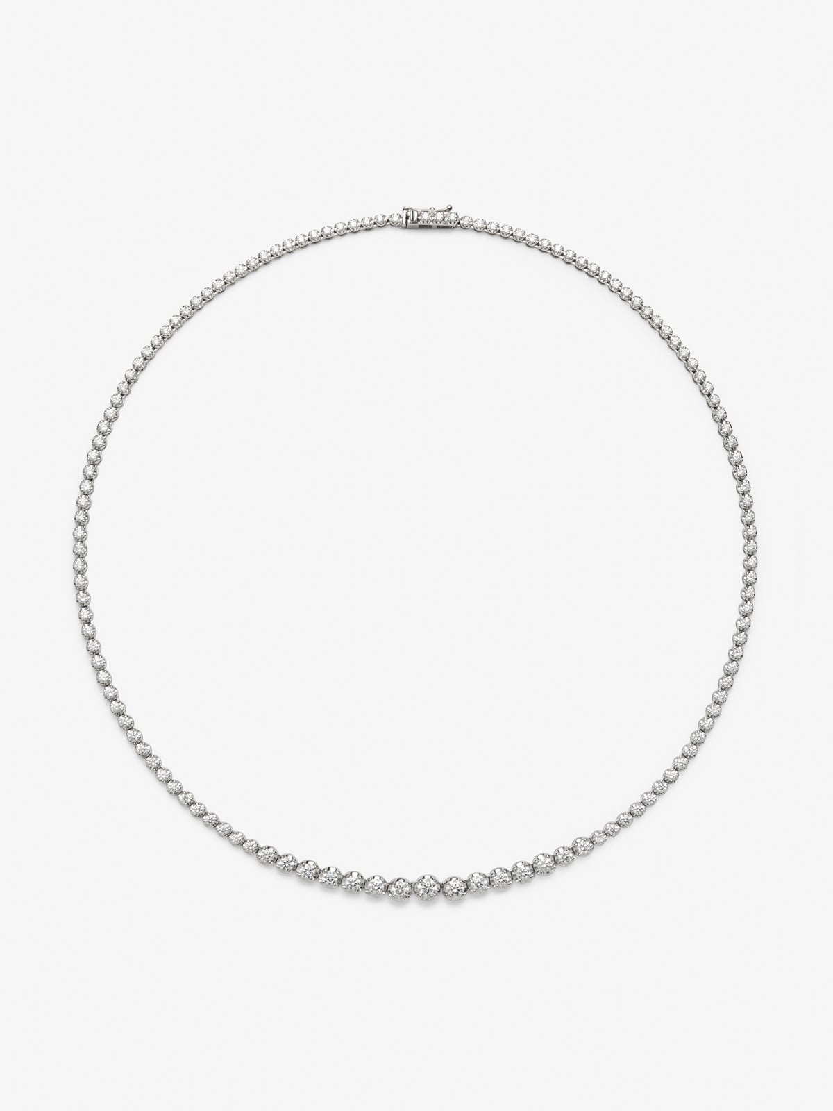 Collar rivière de oro blanco de 18K con 132 diamantes en talla brillante con un total de 4,9 cts