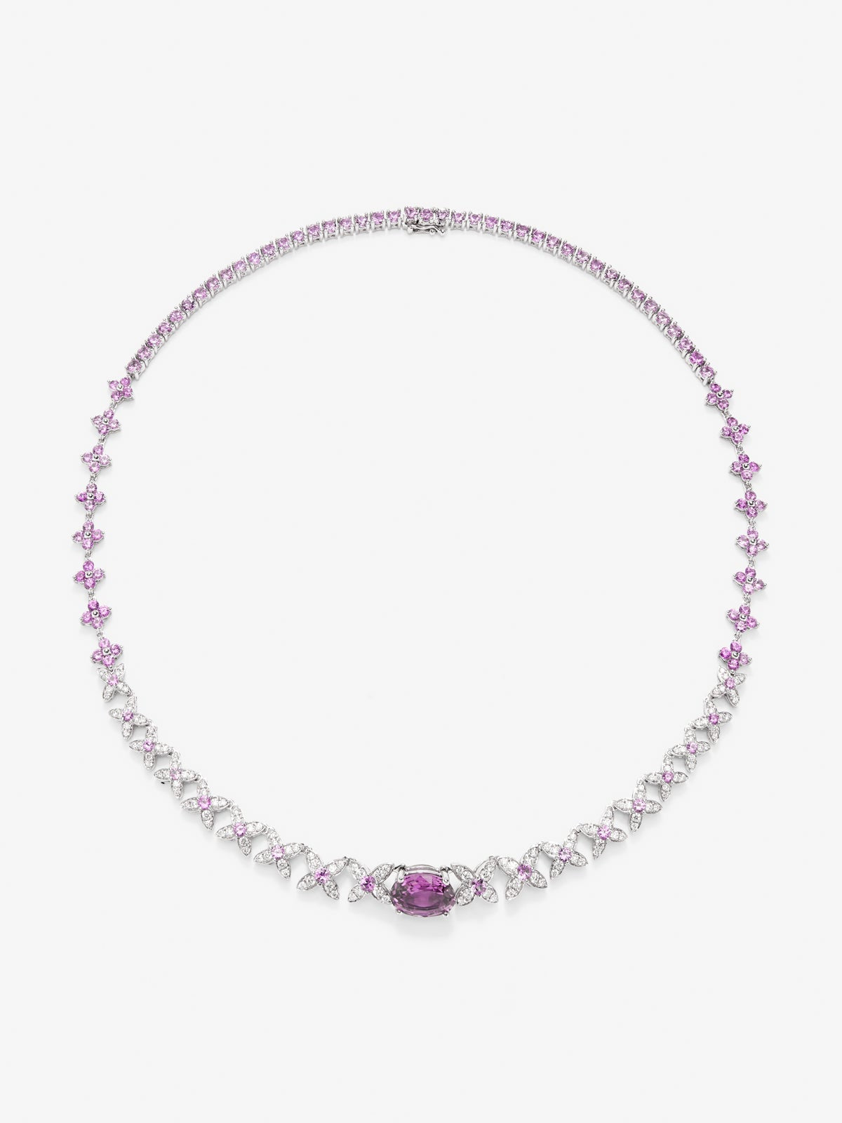 Collar de oro blanco de 18K con zafiros rosas en talla oval y brillante de 15,02 cts y diamantes blancos en talla brillante de 1,52 cts