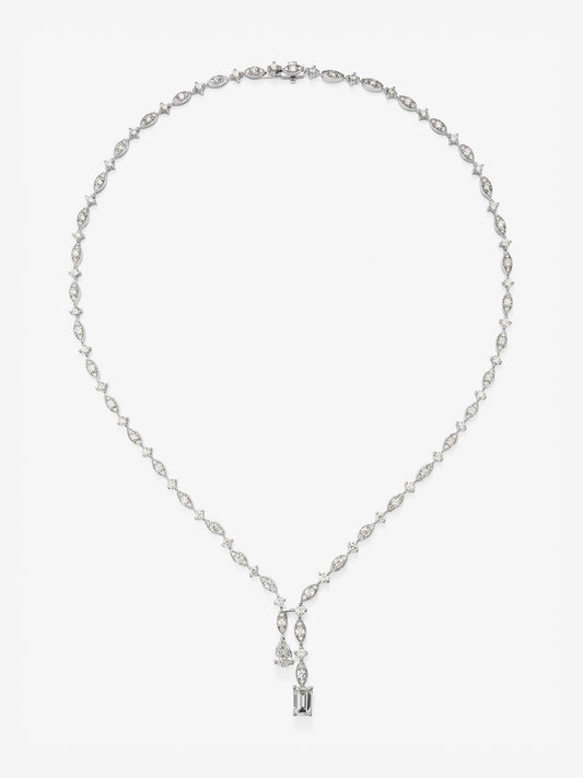 Collar de oro blanco de 18K con diamantes blancos en talla pera, esmeralda y brillante de 9,05 cts