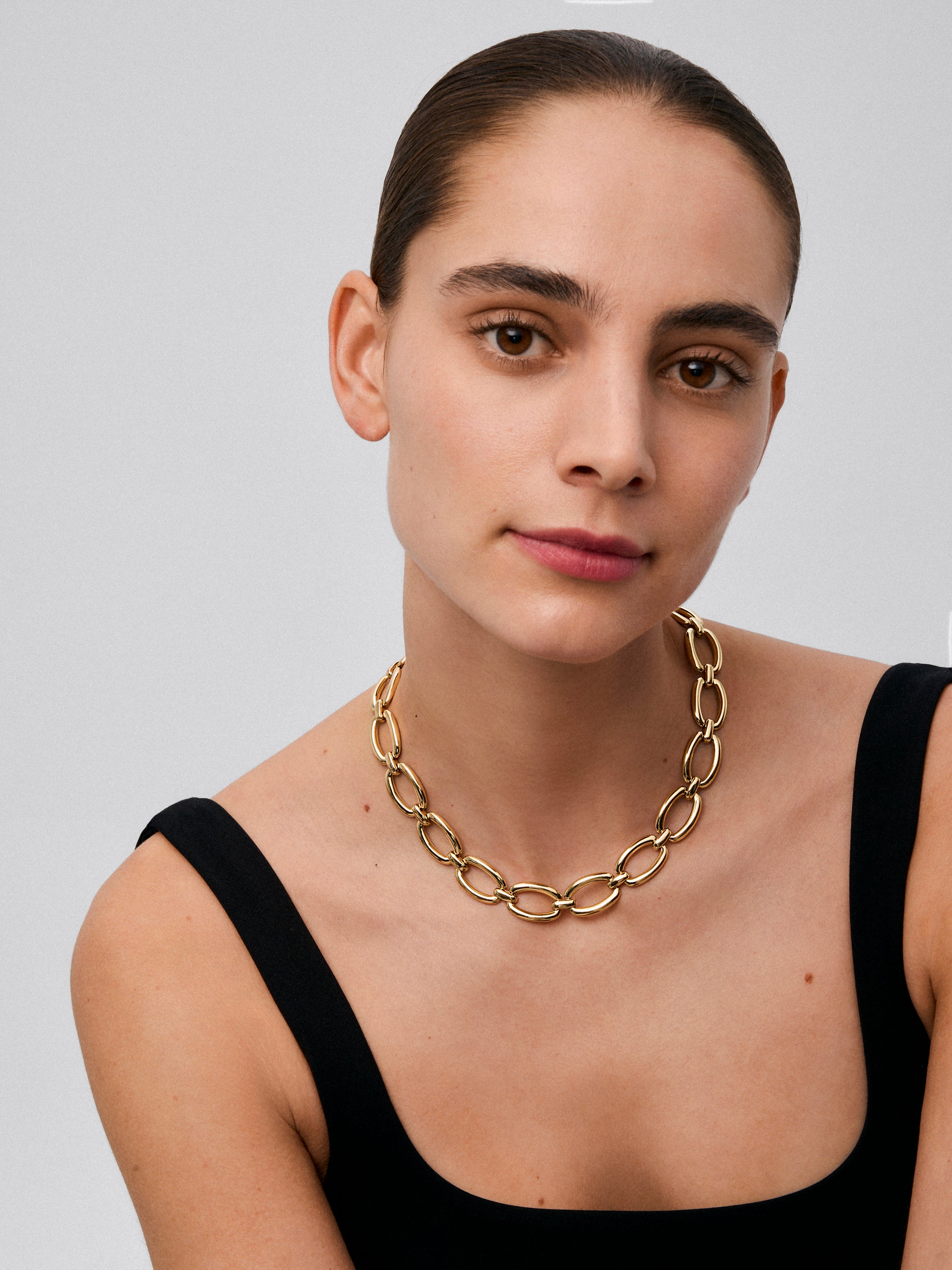 Collar eslabones de oro amarillo de 18K con pavé de diamantes