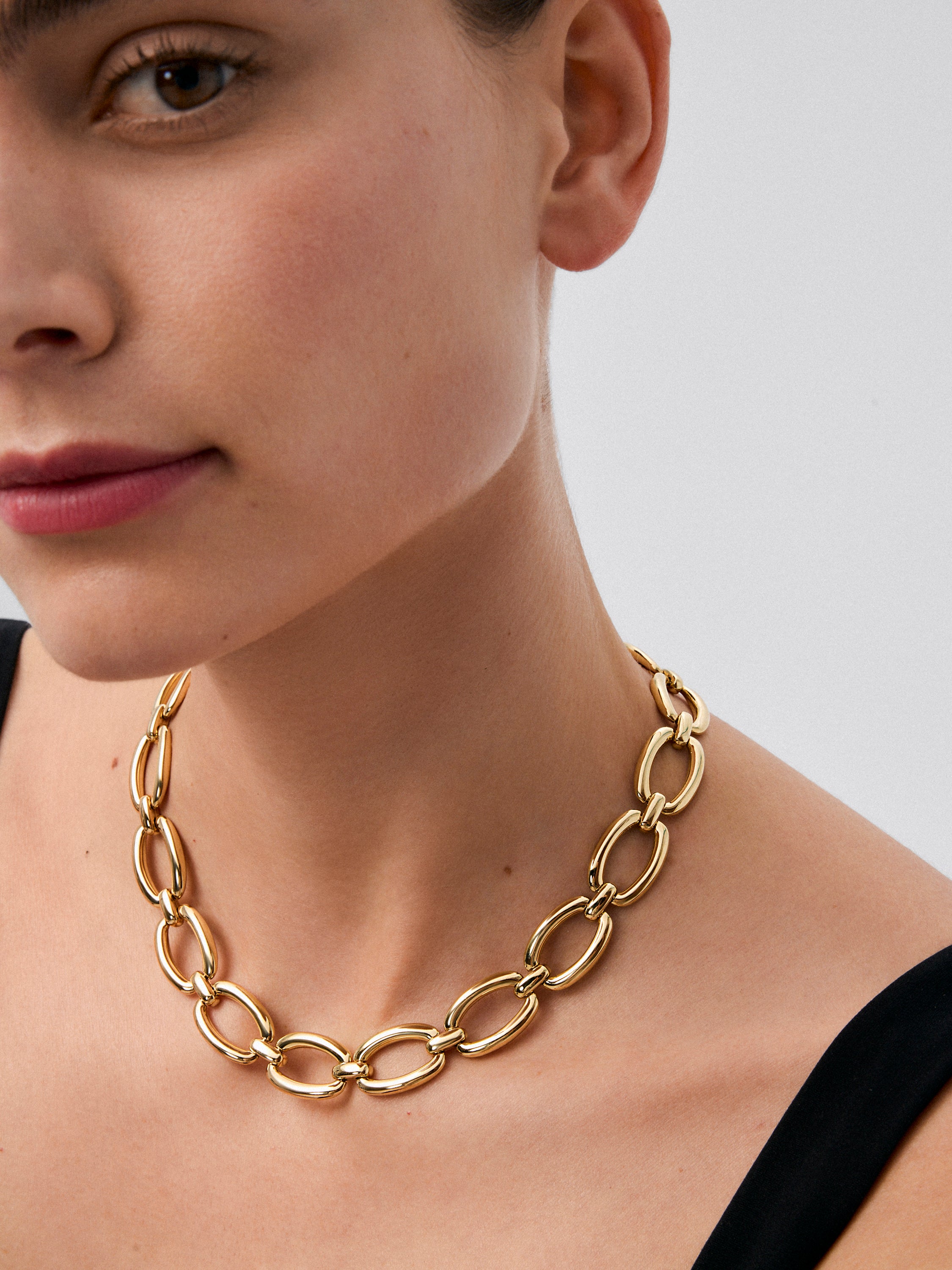 Collar eslabones de oro amarillo de 18K con pavé de diamantes
