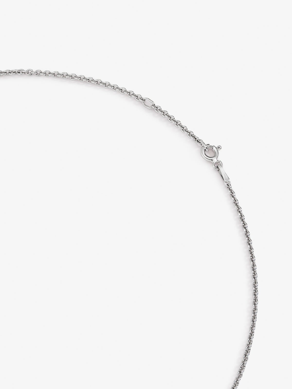 Colgante de plata 925 con cruz de 75 espinelas negras en talla brillante con un total de 1,04 cts