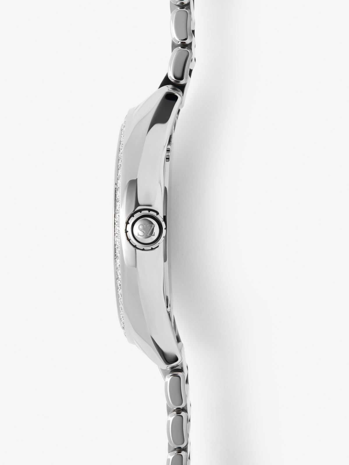 Reloj de acero inoxidable y diamantes blancos en talla brillante, con cristal de zafiro y movimiento de cuarzo