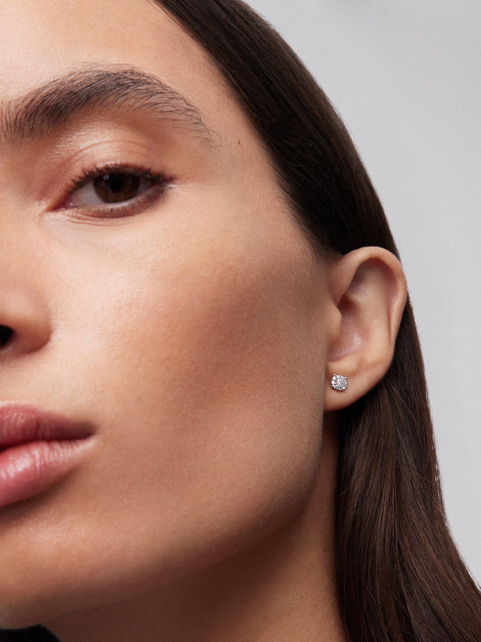 Pendientes de oro blanco de 18kt con diamantes