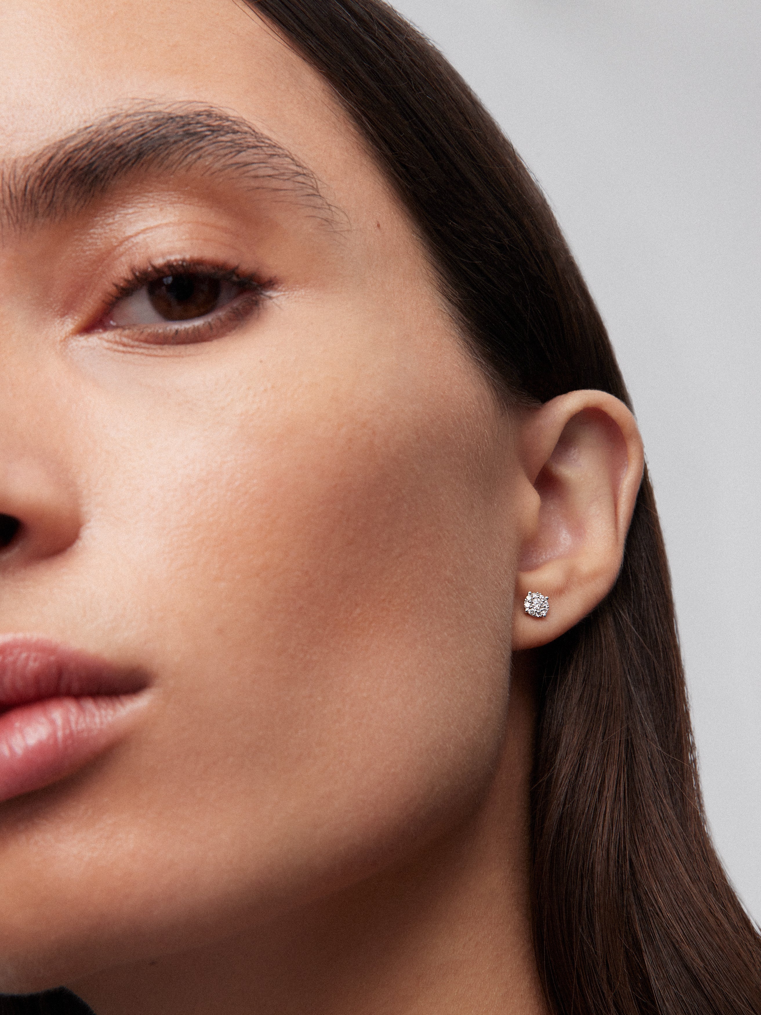 Pendientes de oro blanco de 18kt con diamantes