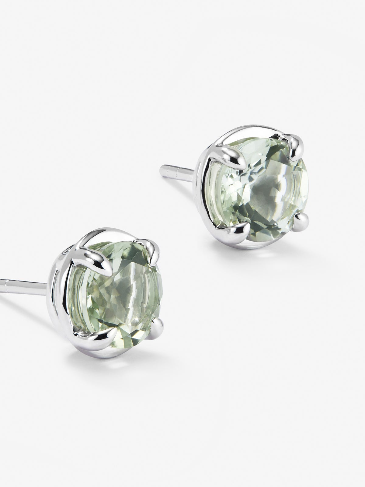 Pendientes de plata 925 con 2 amatistas verdes en talla brillante con un total de 4,1 cts