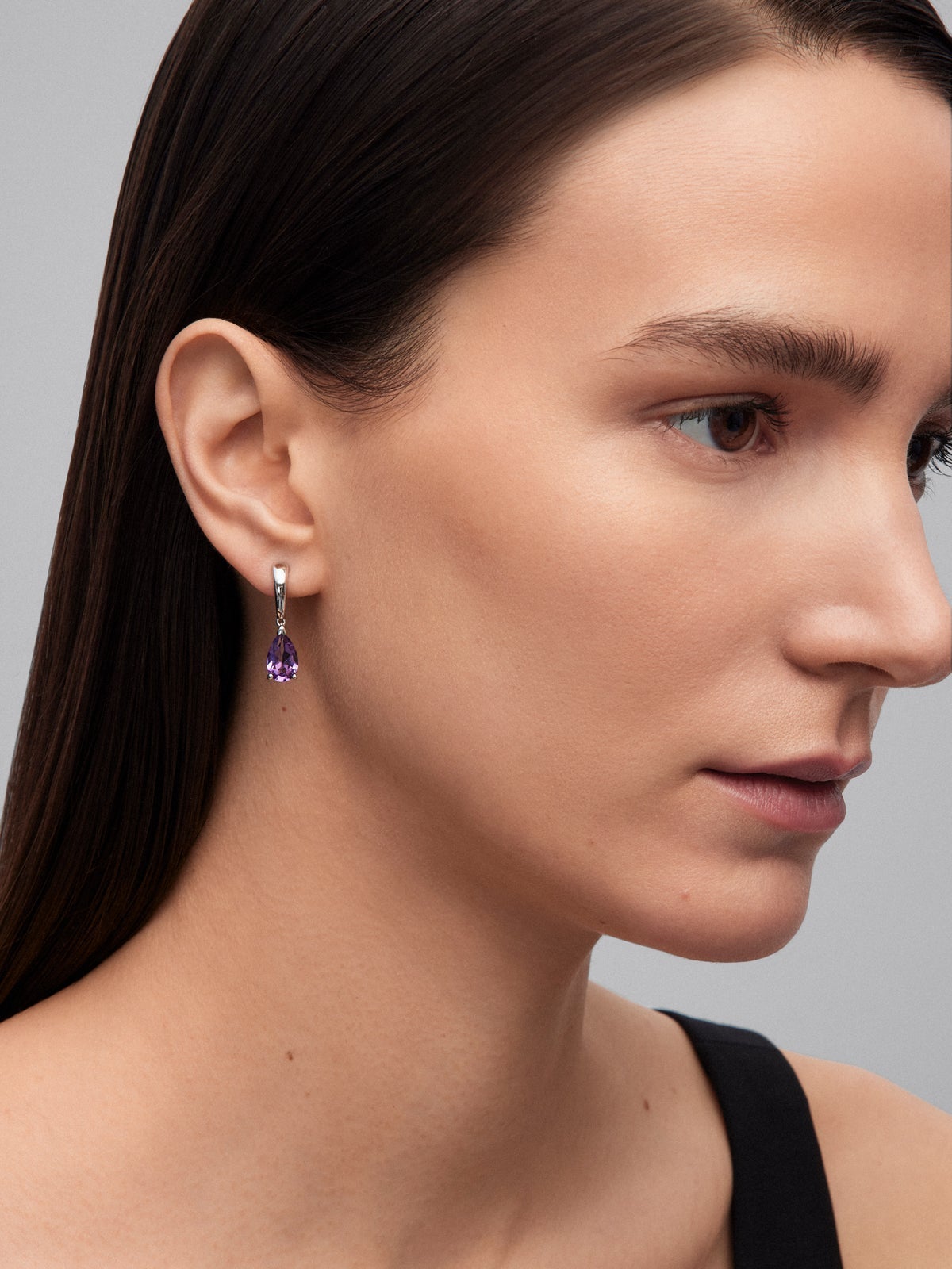 Pendientes de plata 925 con 2 amatistas morada en talla pera con un total de 3,04 cts