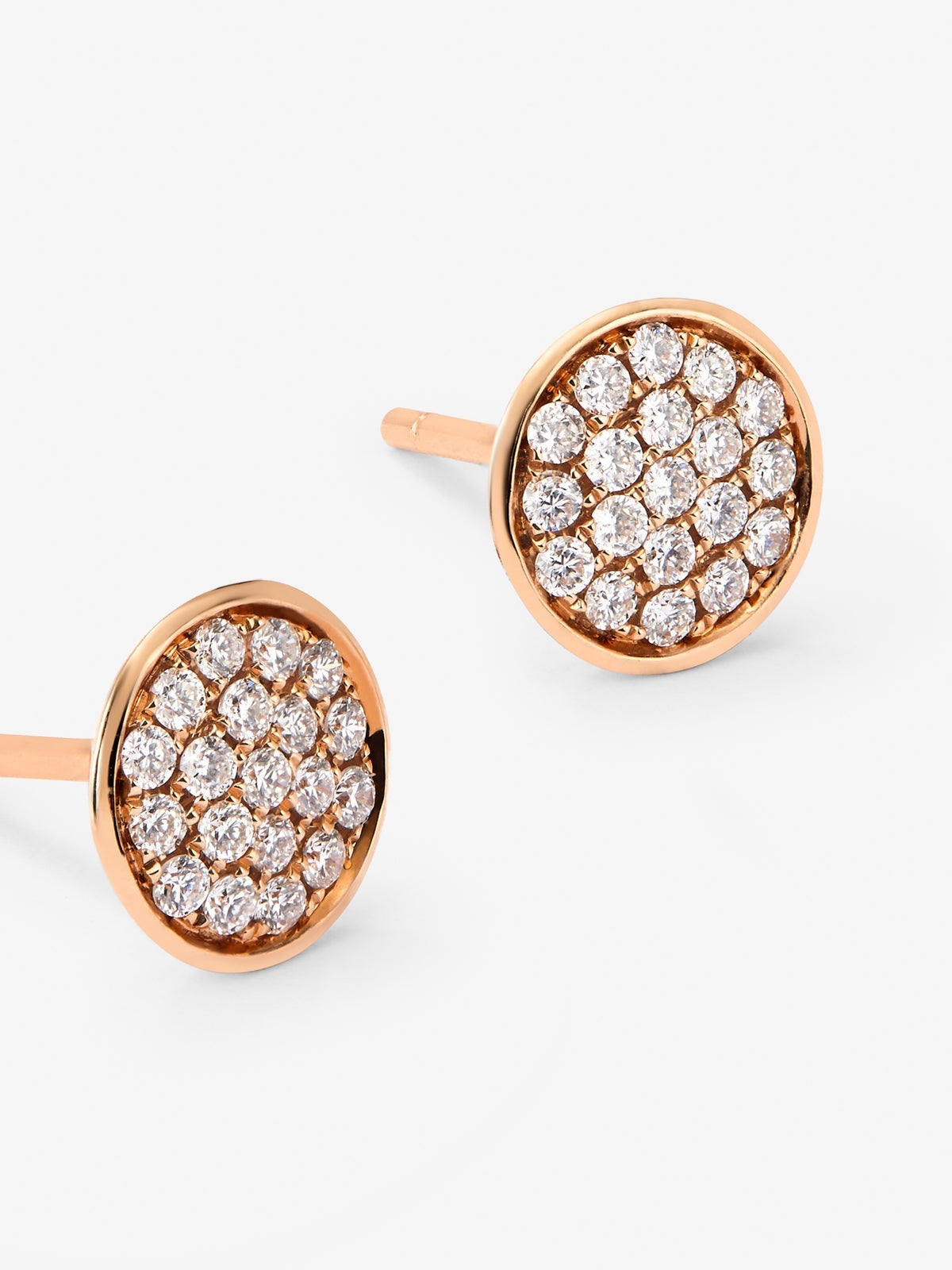 Pendientes de oro rosa de 18K con 2 perlas de 10mm y 38 diamantes en talla brillante con un total de 0,33 cts