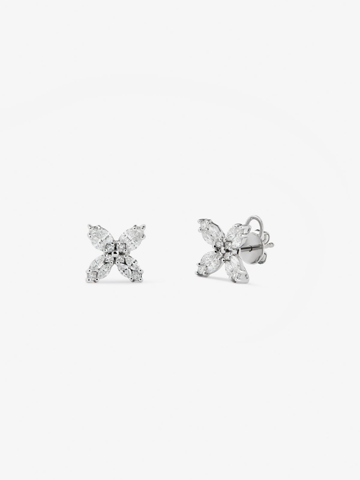 Pendientes de botón de oro blanco de 18K con diamantes de 0,86 cts