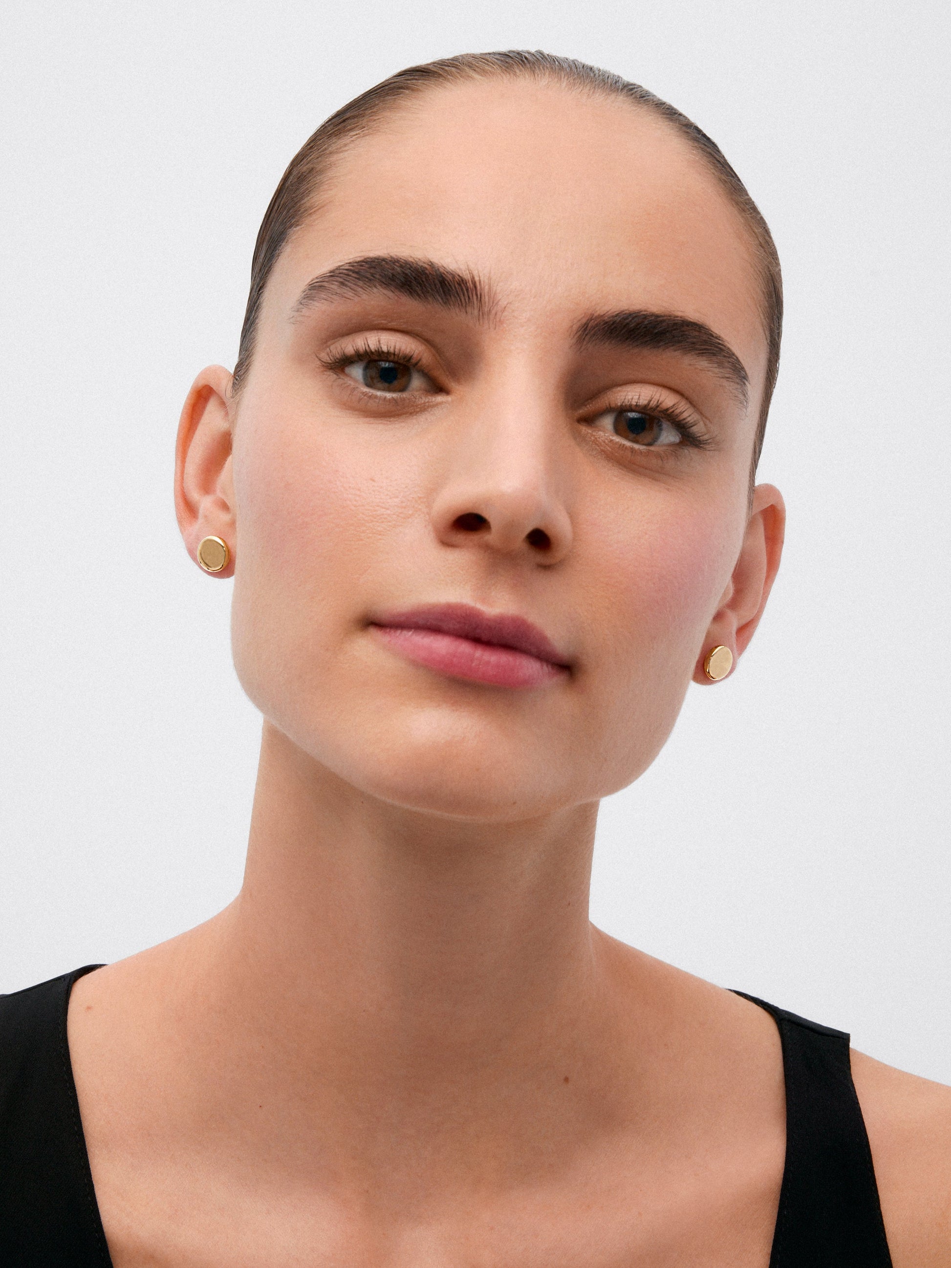 Pendientes de botón de oro amarillo de 18K de 10mm