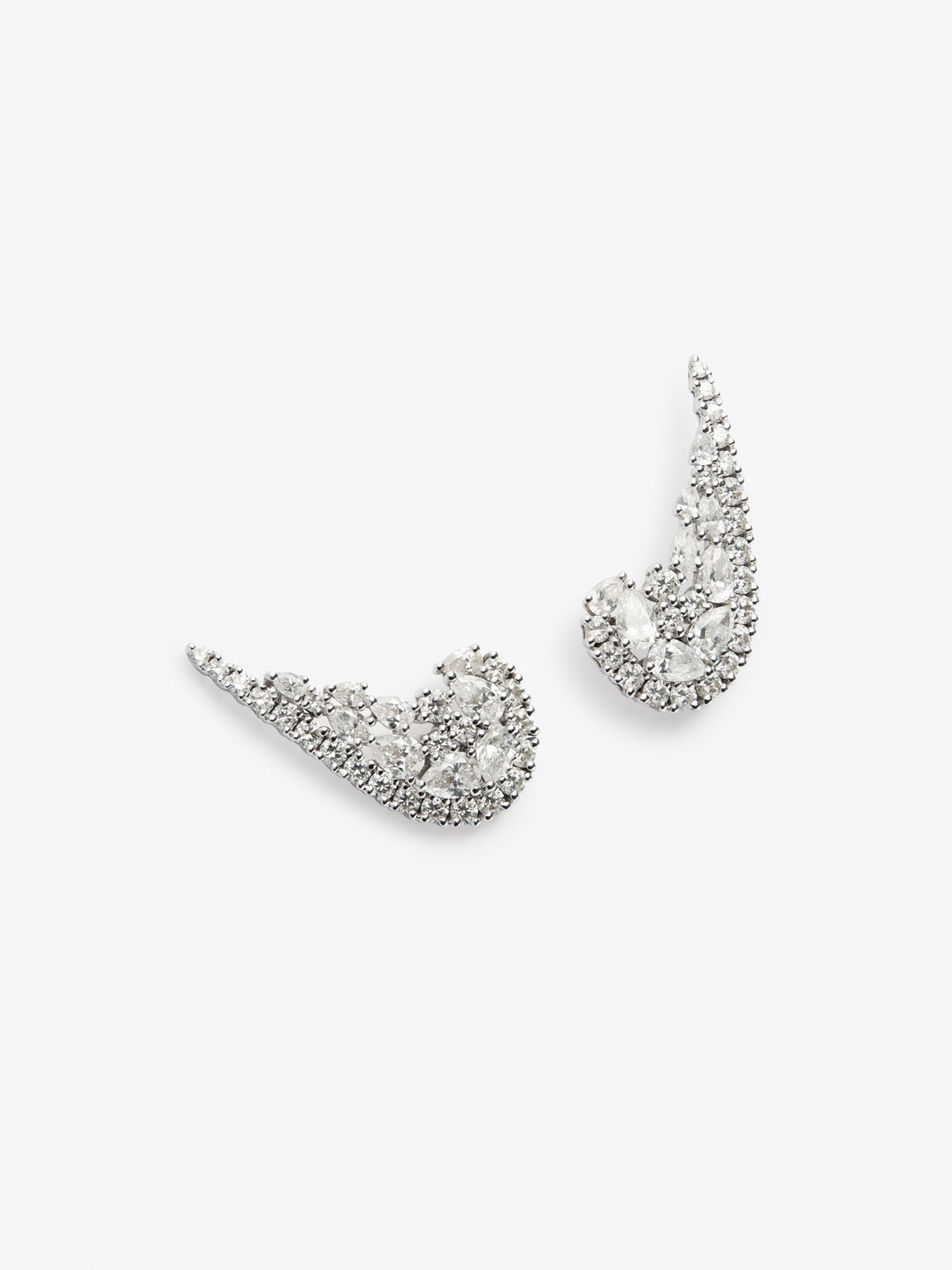 Pendientes de oro blanco de 18K con diamantes 3,02 cts
