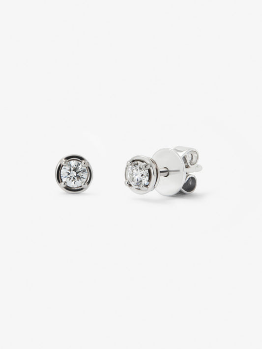 Pendientes de oro blanco de 18K con diamante solitario