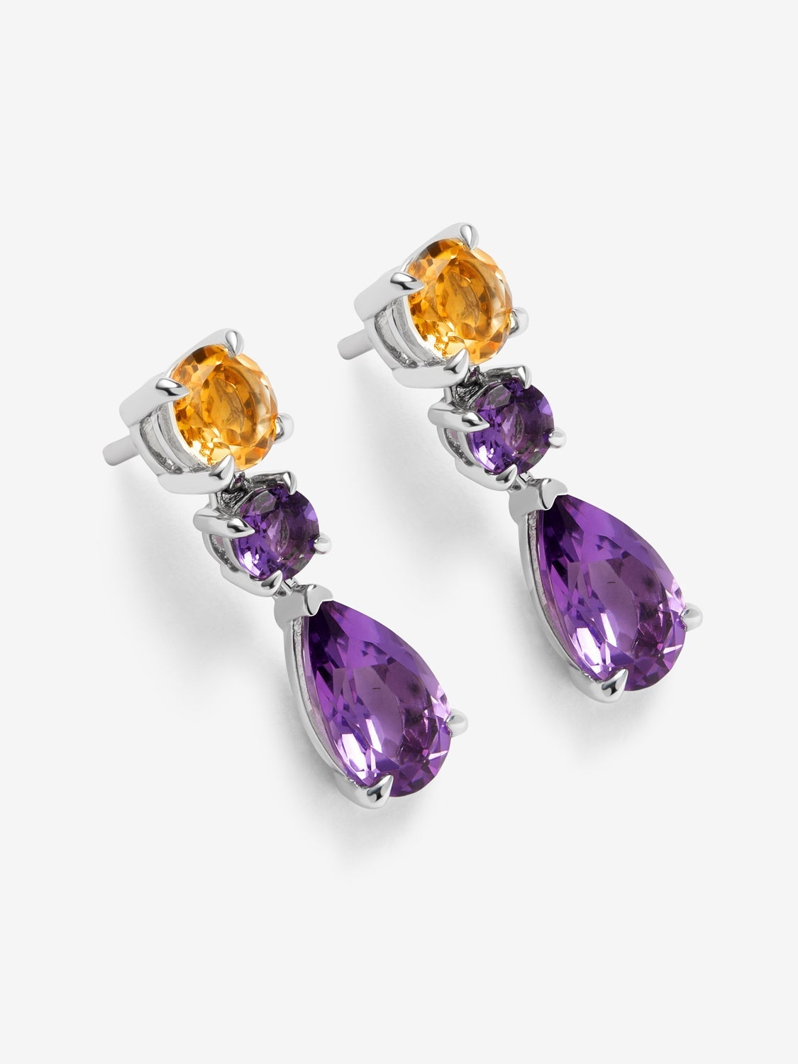 Pendientes de plata 925 con amatistas moradas en talla pera de 2,56 cts y en talla brillante de 0,42 cts, y cuarzos citrinos en talla brillante de 1,18 cts