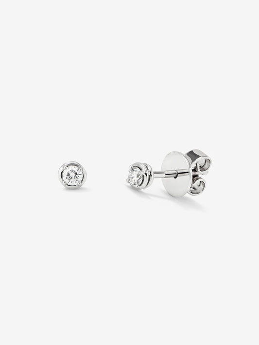 Pendientes de oro blanco de 18K con diamante solitario