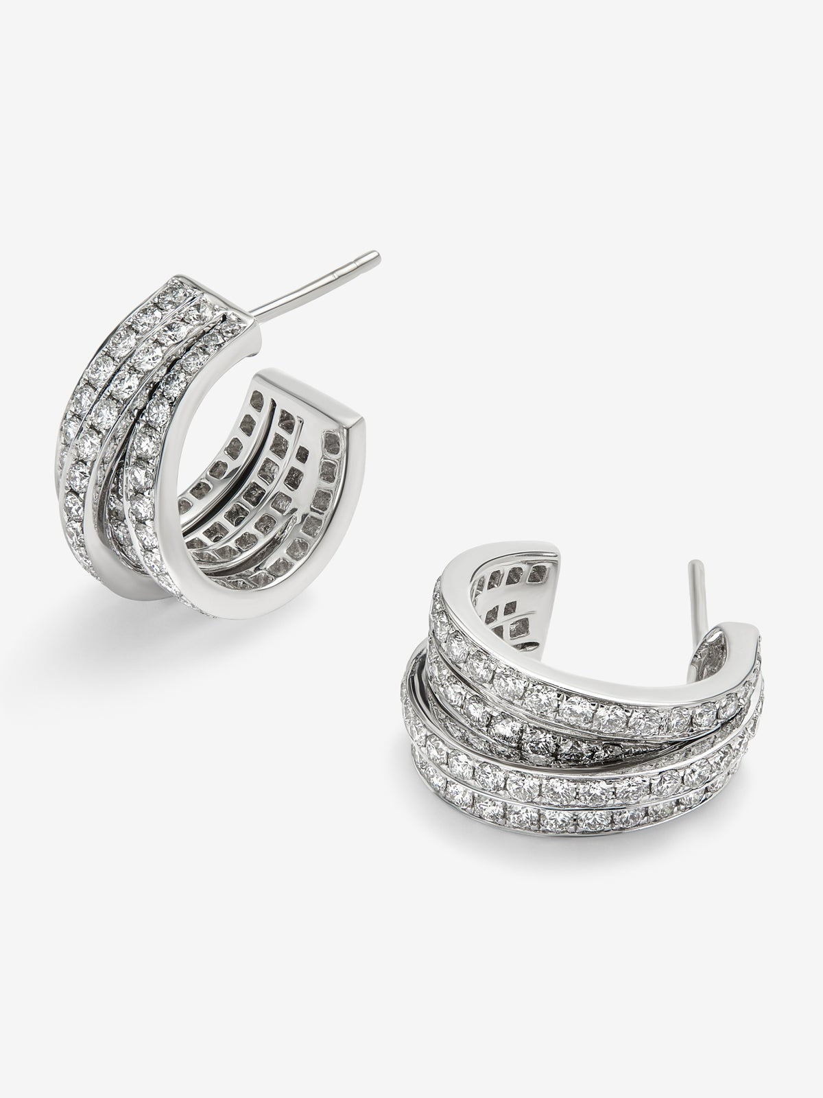 Pendientes de aro de oro blanco de 18K con 150 diamantes en talla brillante con un total de 2,9 cts