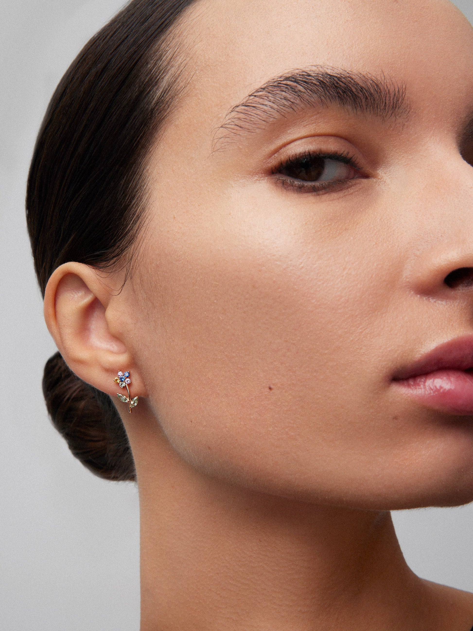 Pendientes de oro rosa con zafiros multicolor