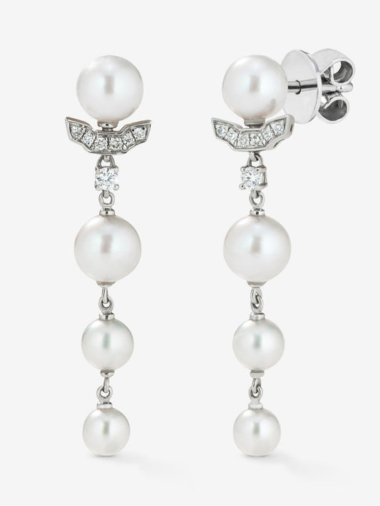 Pendientes largos de oro blanco de 18k con perlas Akoya y diamantes