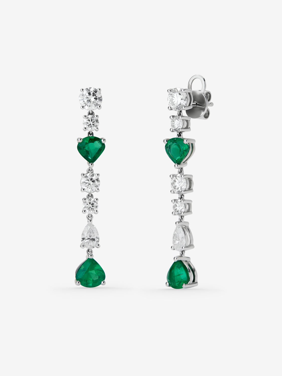 Pendientes de oro blanco de 18K con esmeraldas verdes en talla pera de 1,91 cts y diamantes blancos en talla pera y brillante de 1,93 cts