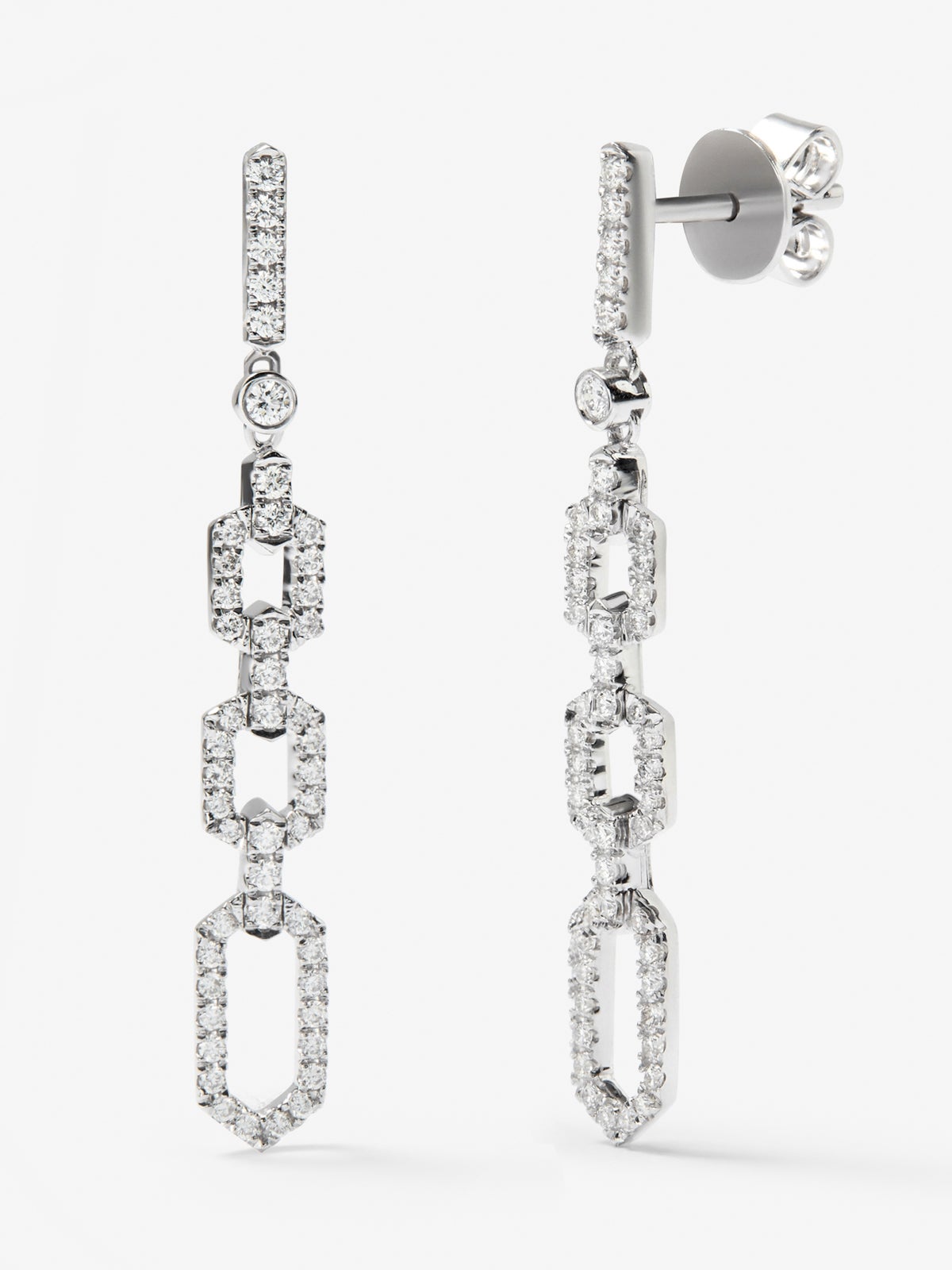 Pendientes de oro blanco de 18K con 96 diamantes en talla brillante con un total de 0,58 cts