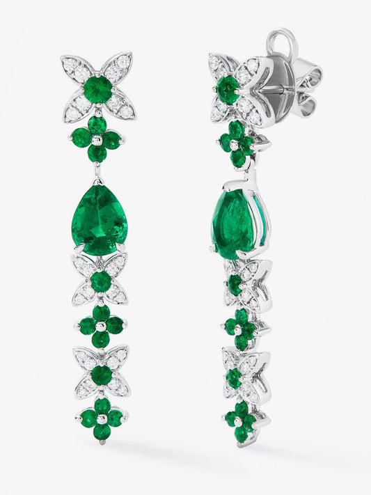 Pendientes de oro blanco de 18K con esmeraldas verdes en talla pera y brillante de 3,4 cts y diamantes 0,49 cts