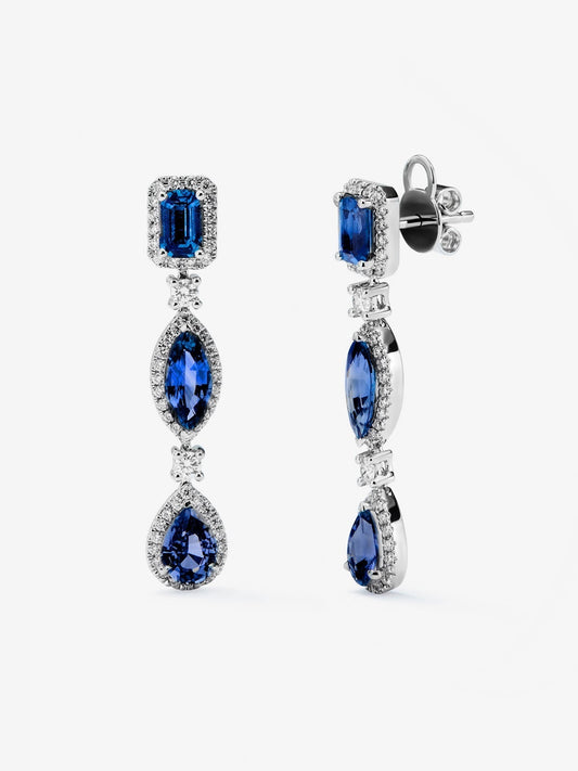 Pendientes de oro blanco de 18K con zafiros azules en talla oval, marquise y esmeralda de 4,5 cts y diamantes en talla brillante de 0,67 cts