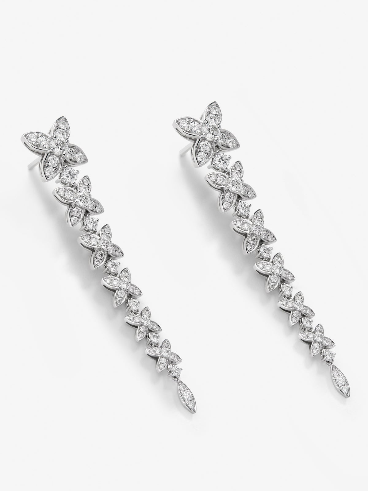 Pendientes de oro blanco de 18K con diamantes blancos en talla brillante de 2,48 cts