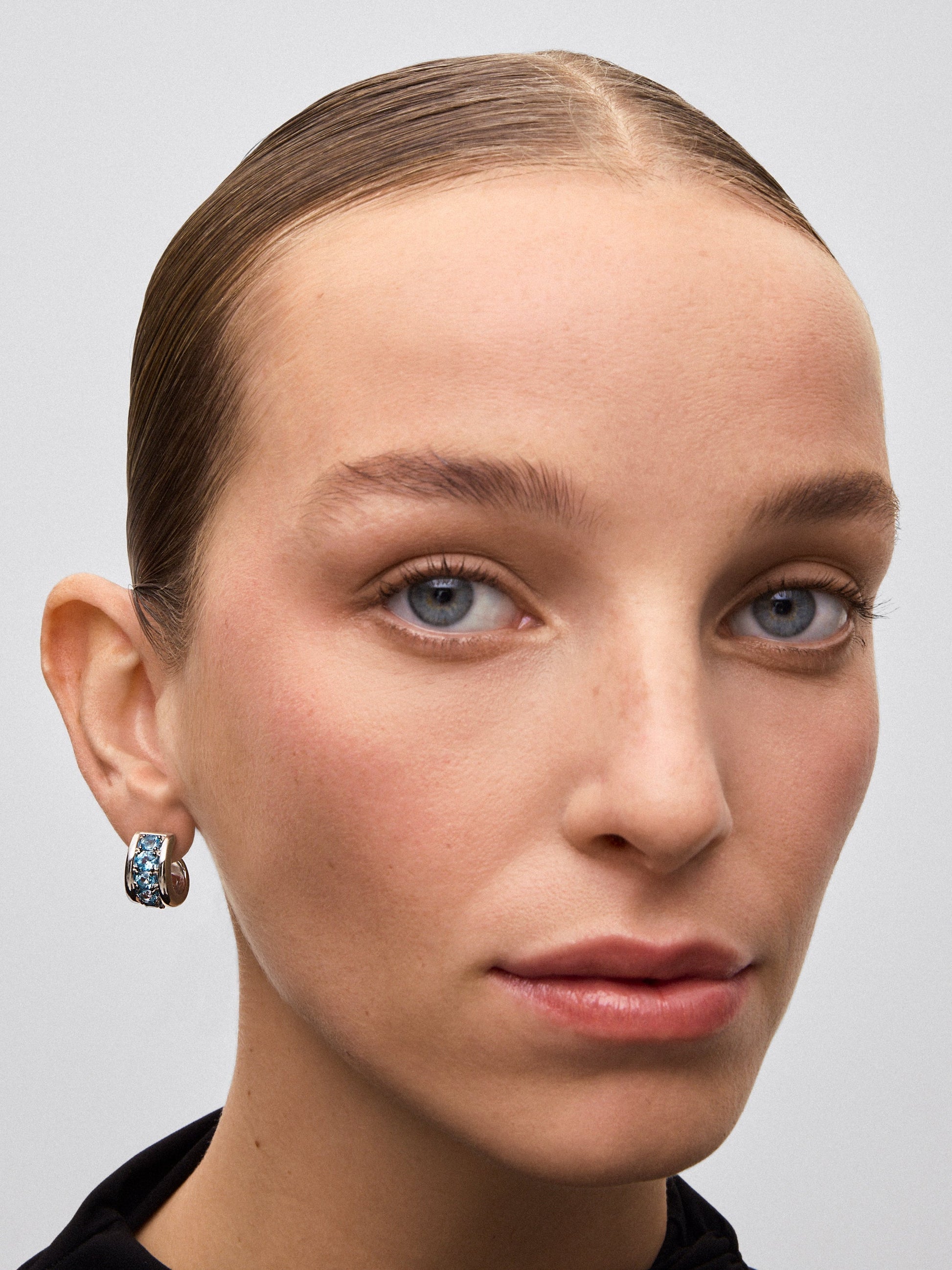 Pendientes de plata 925 con pavé de topacios azul swiss en talla brillante