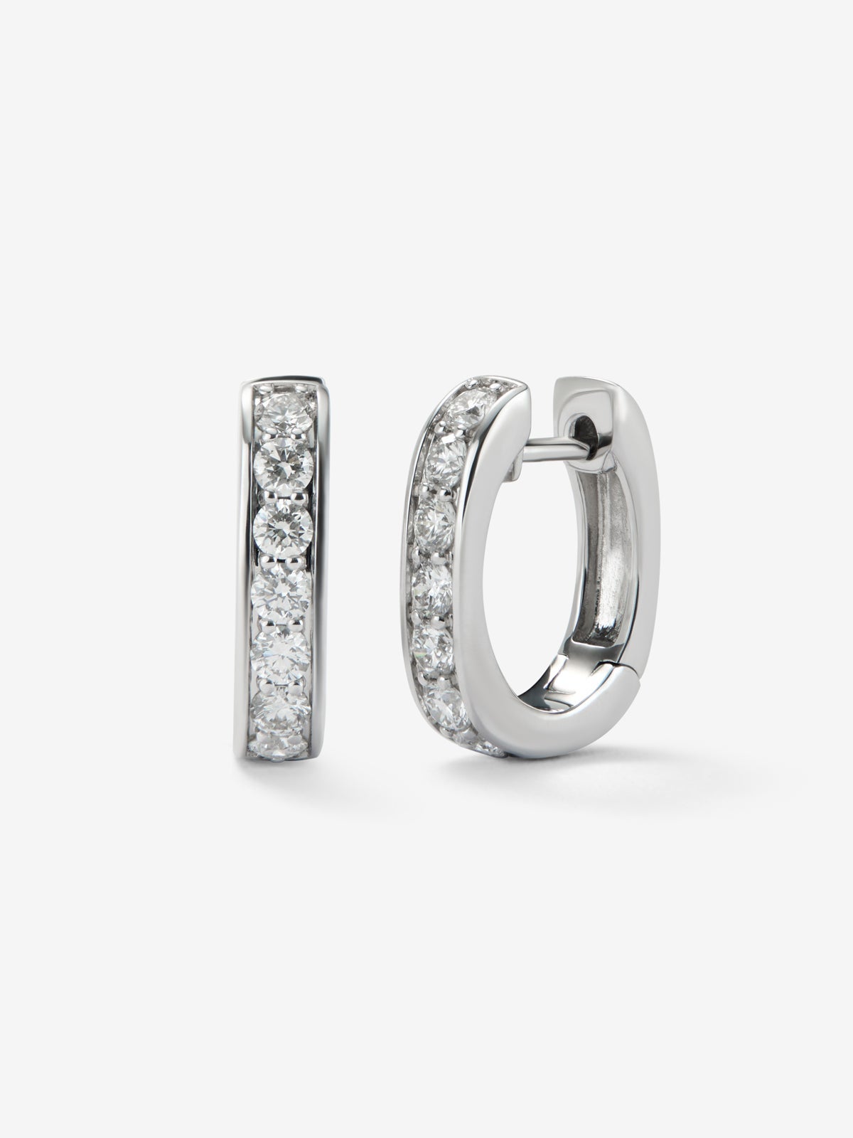 Pendientes de oro blanco de 18K diamantes en talla brillante