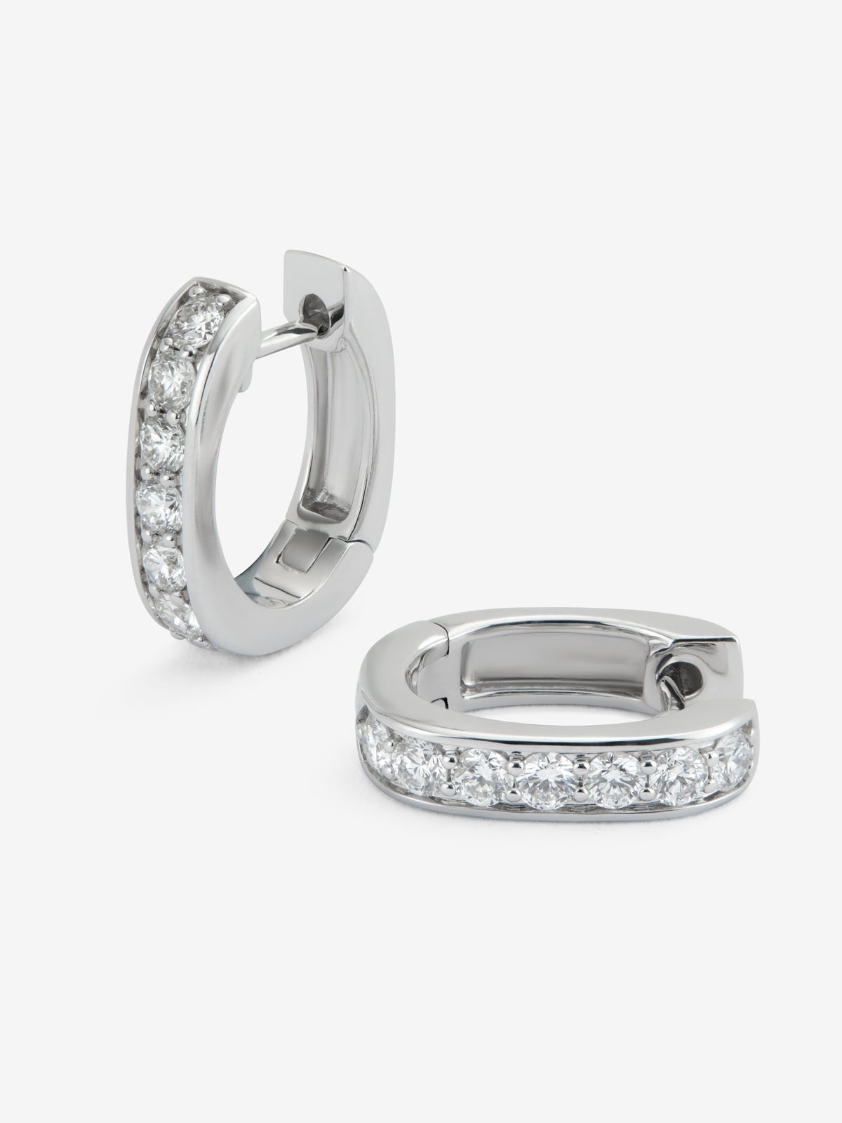 Pendientes de oro blanco de 18K diamantes en talla brillante