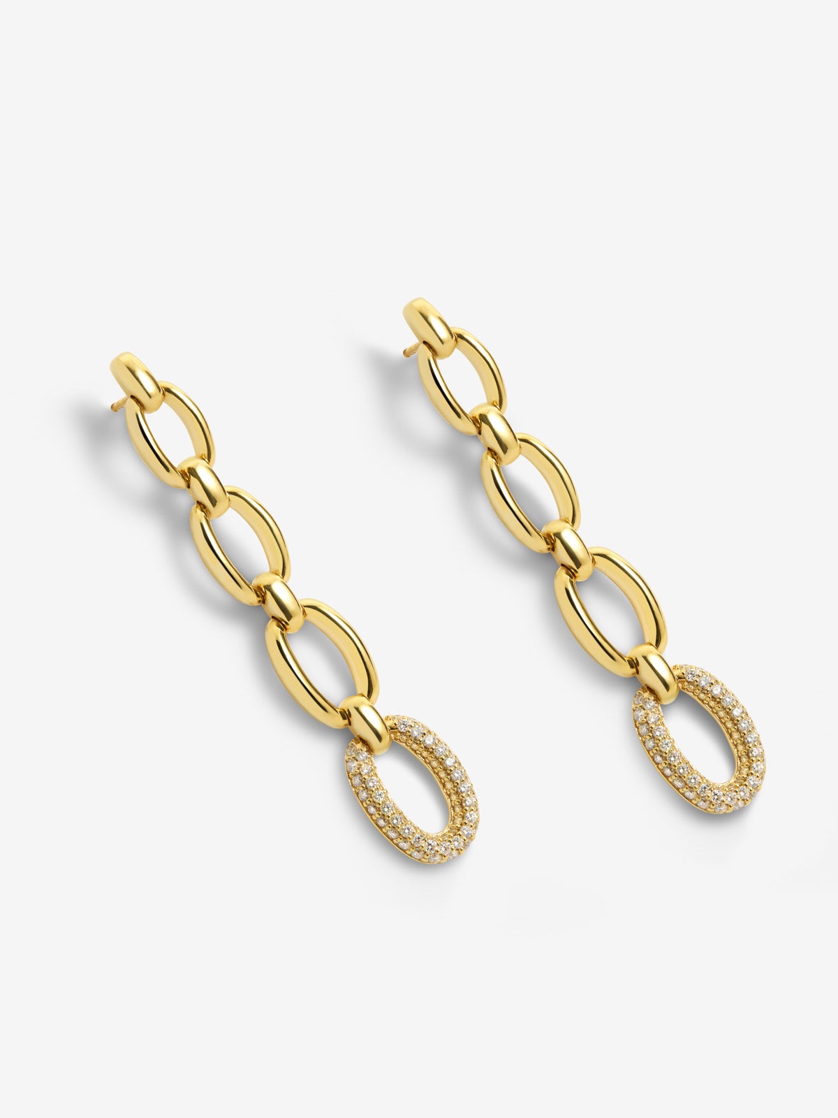 Pendientes largos de eslabones de oro amarillo de 18K con pavé de diamantes