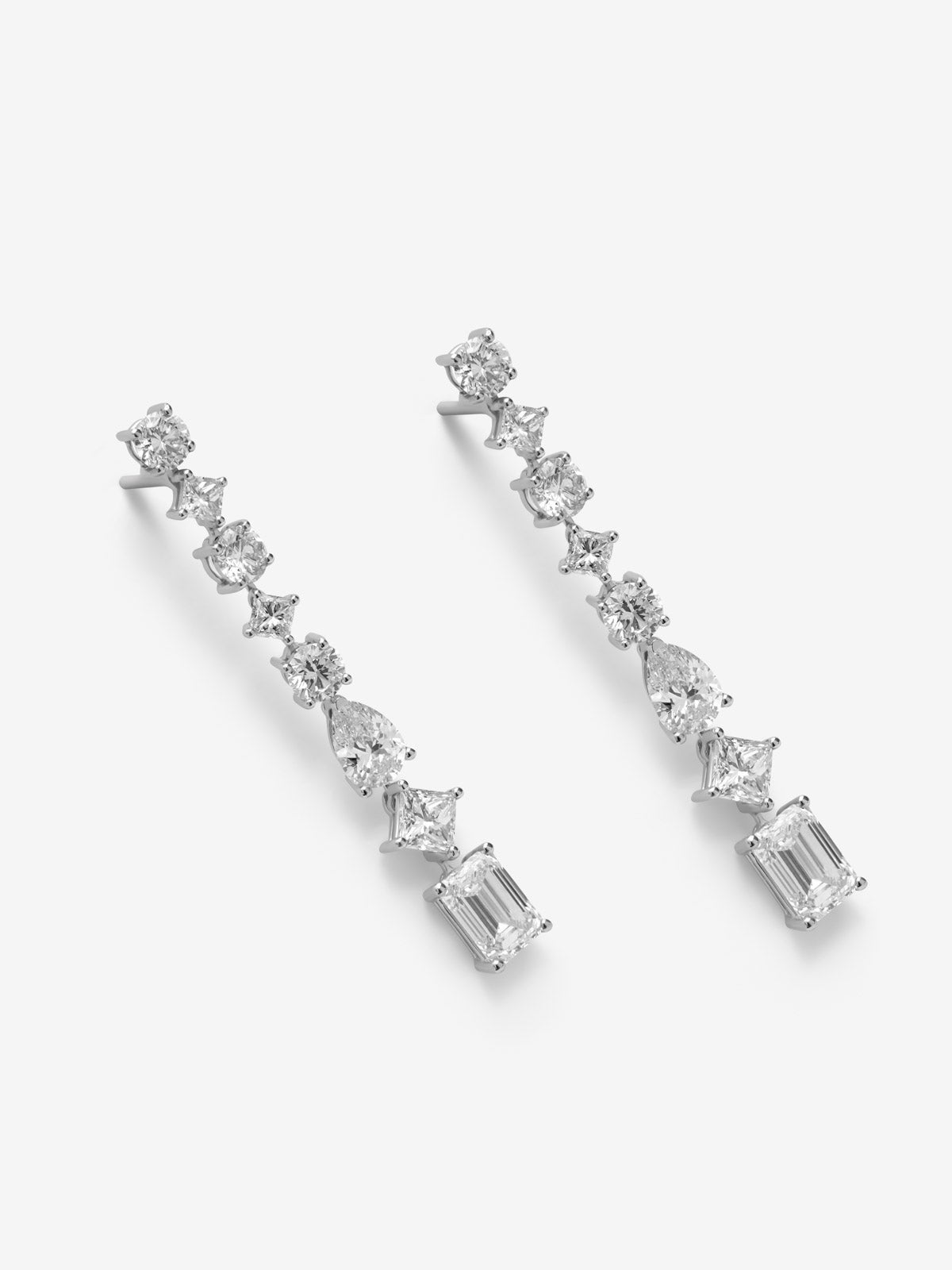 Pendientes de alta joyería en oro blanco de 18K y diamantes