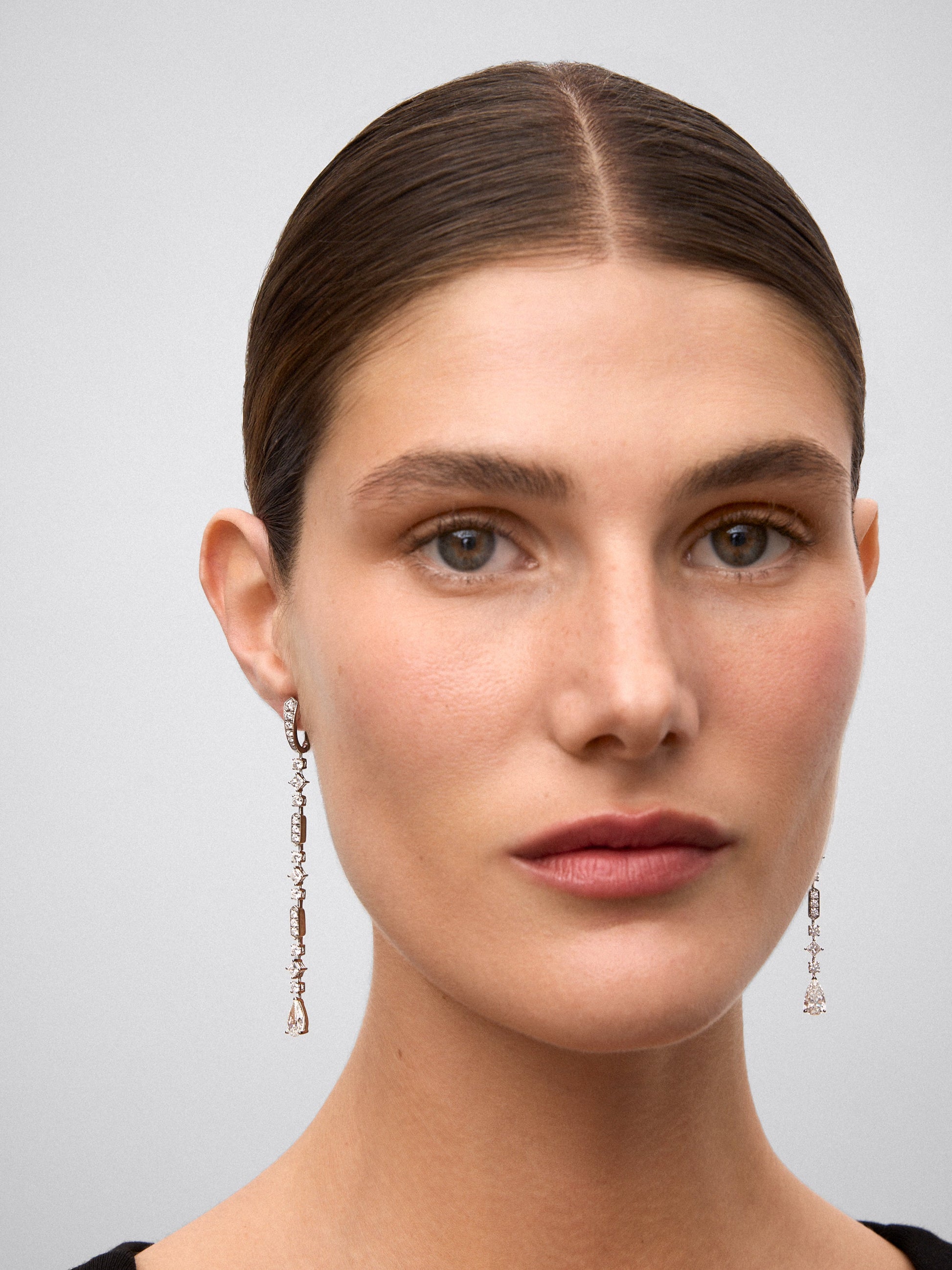 Pendientes de Alta Joyería en oro blanco de 18K con diamantes