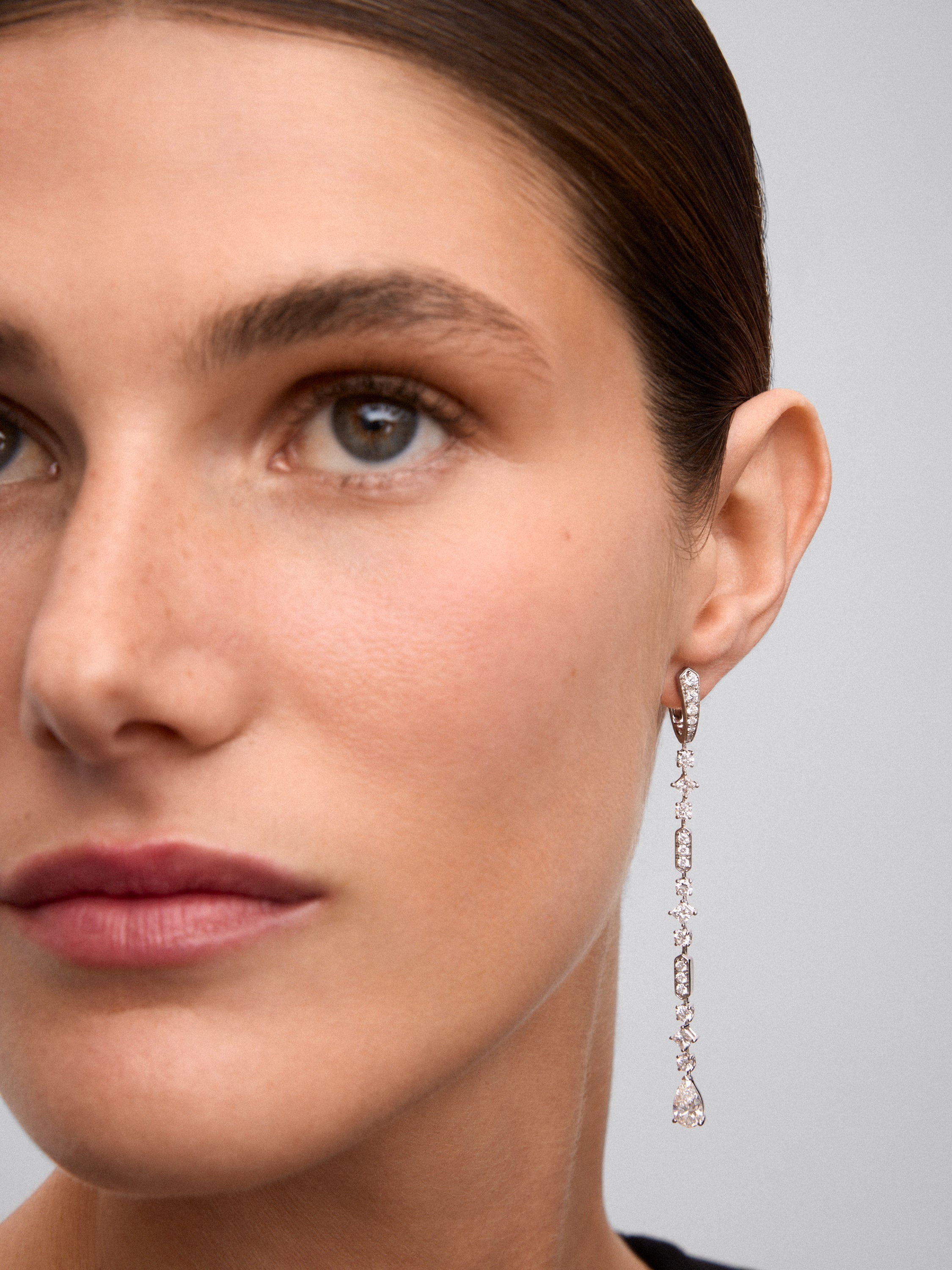 Pendientes de Alta Joyería en oro blanco de 18K con diamantes