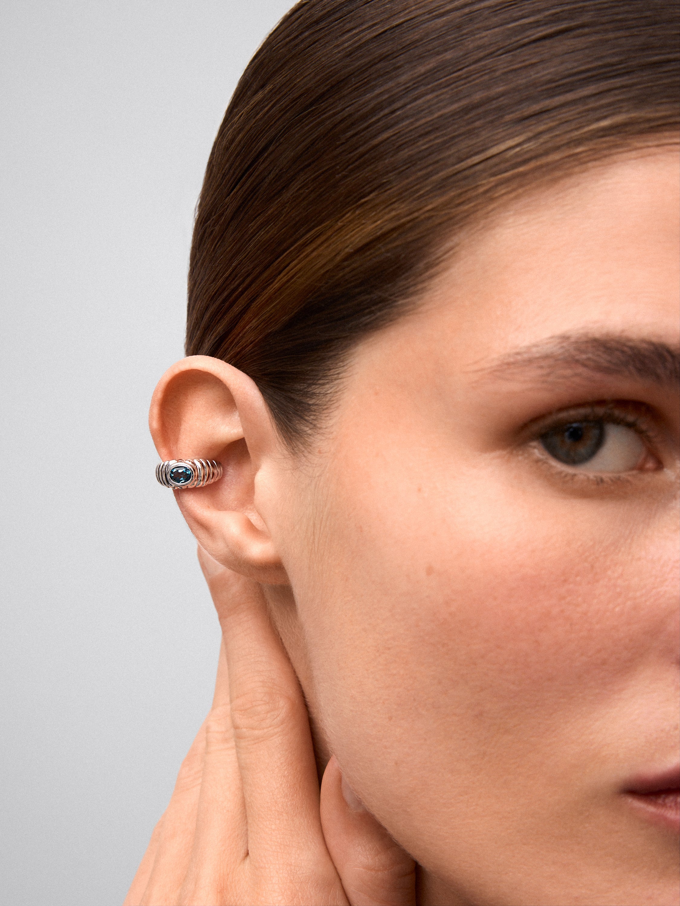 Earcuff de plata 925 con topacio azul London