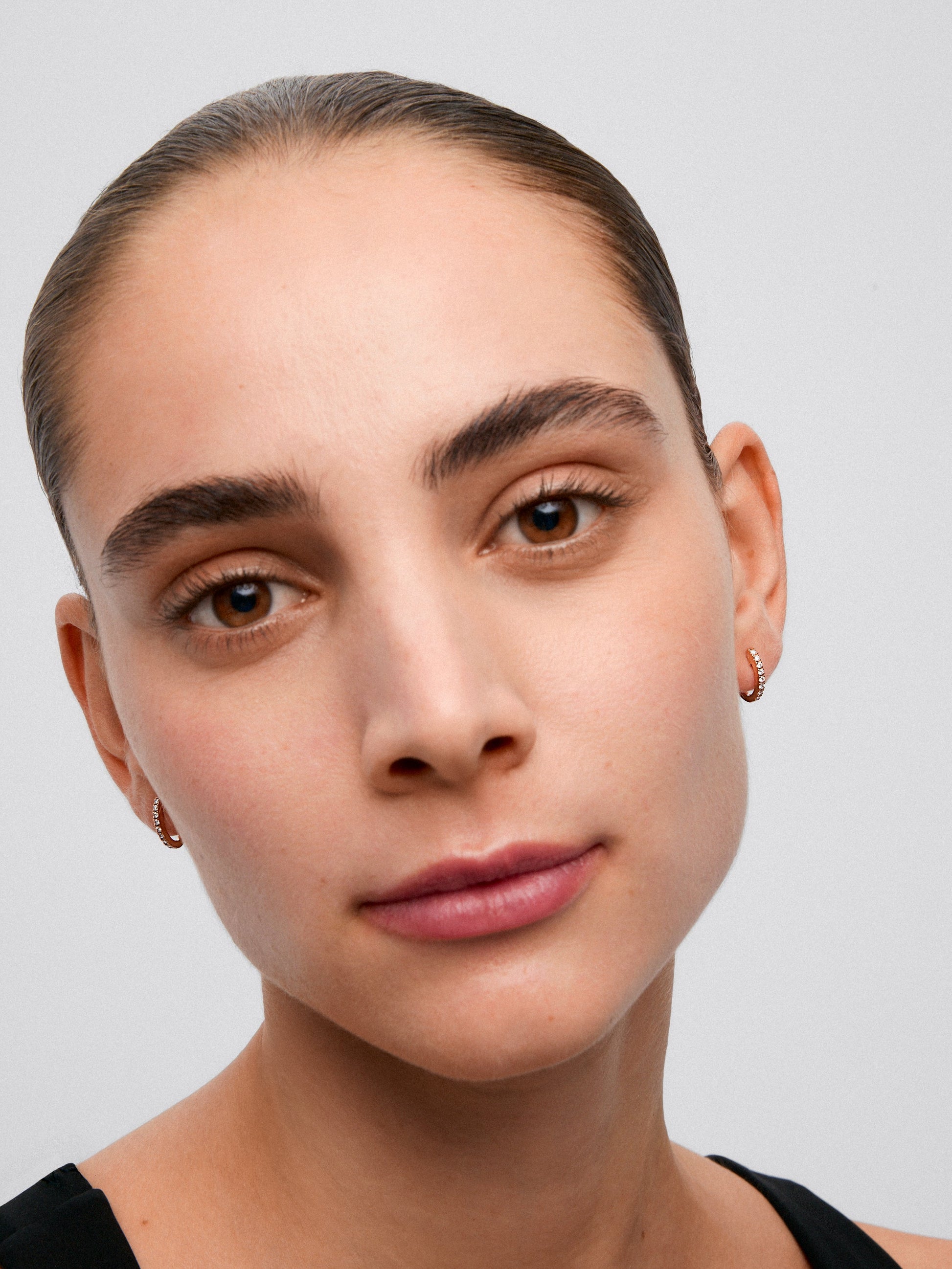 Pendientes aro de oro rosa de 18K con diamantes