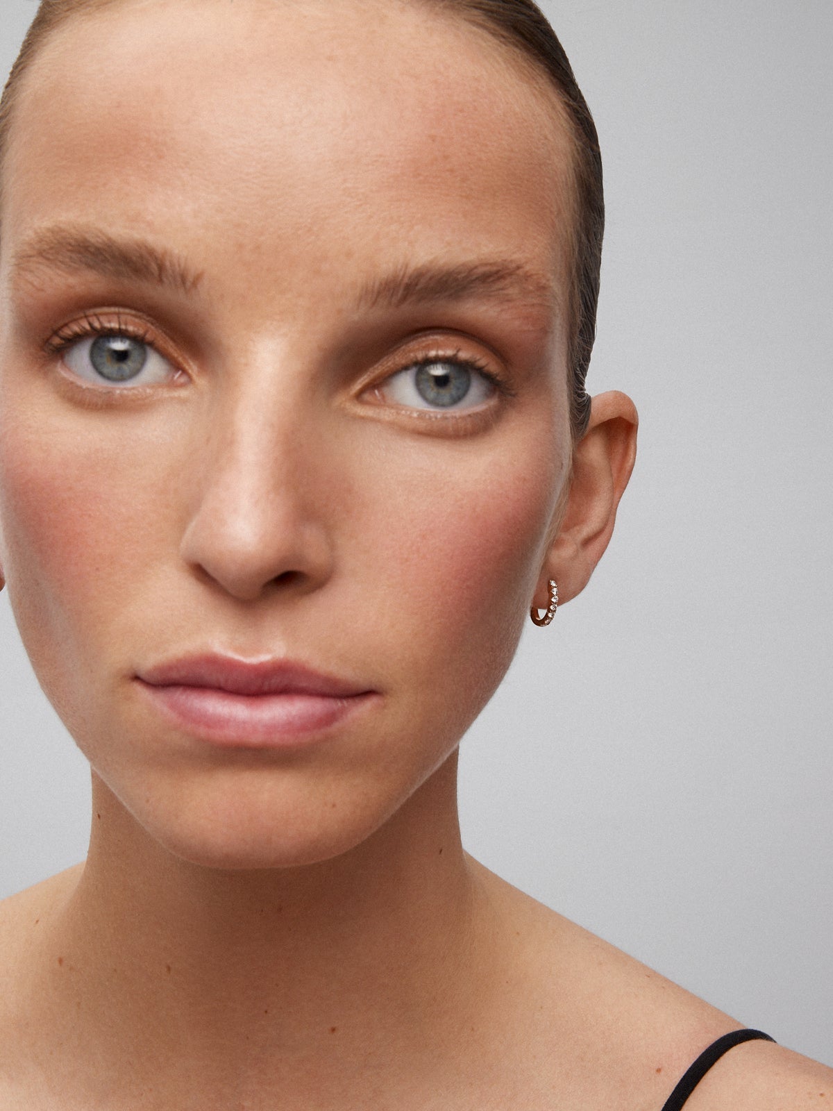 Pendientes de aro de oro rosa de 18K con diamantes en talla brillante de 0,39 cts