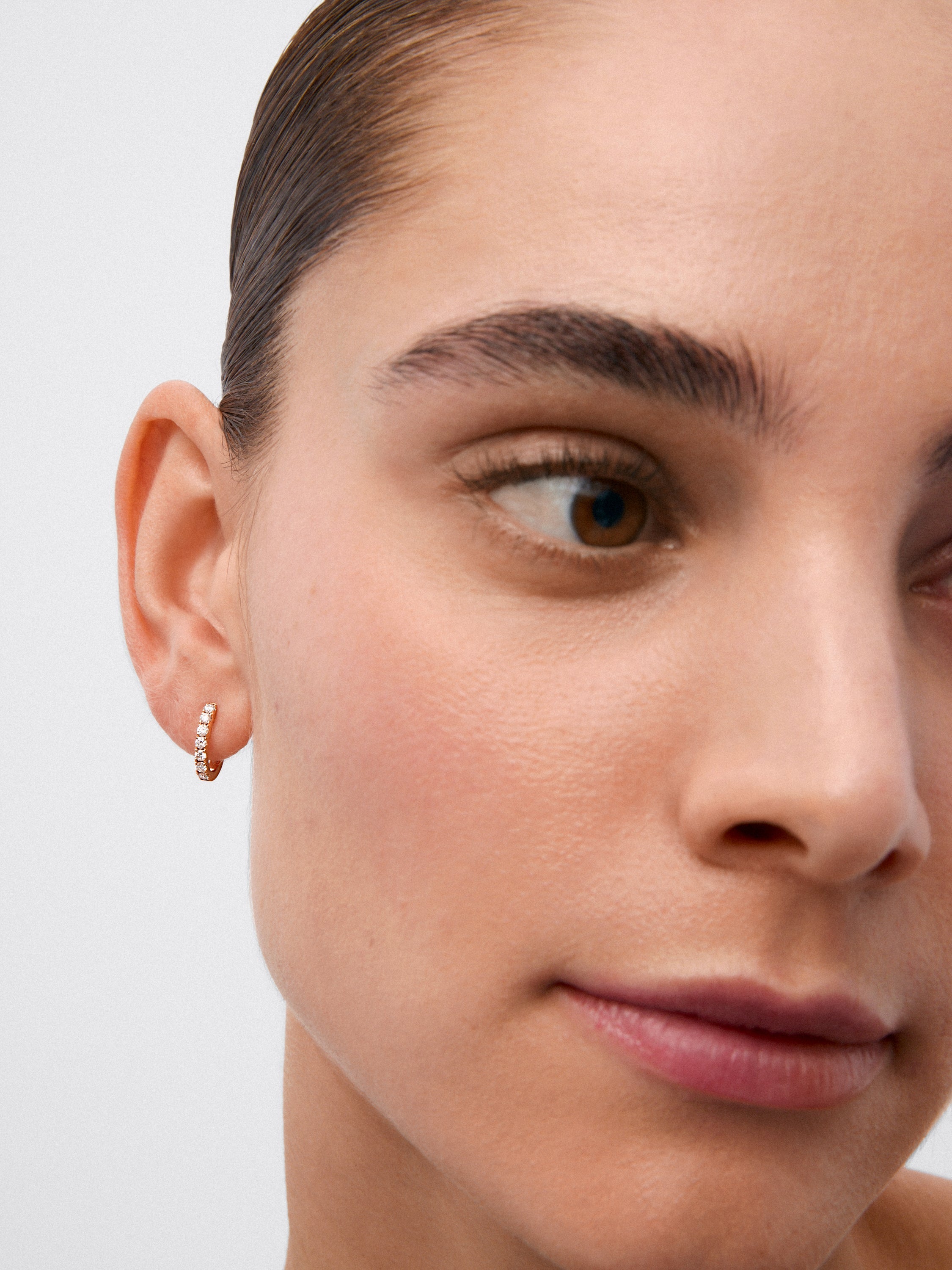 Pendientes de aro de oro rosa de 18K con diamantes en talla brillante de 0,39 cts