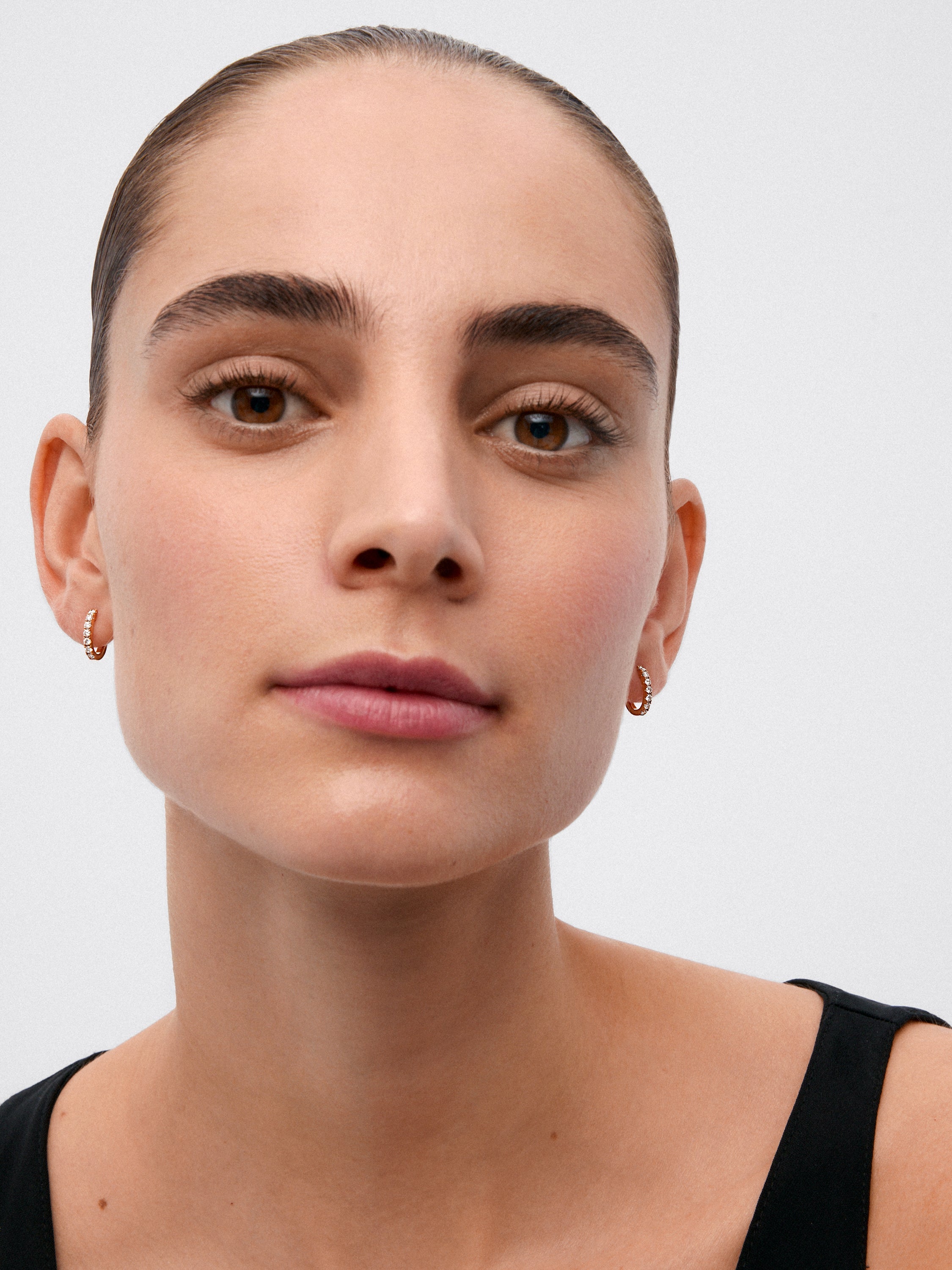 Pendientes de aro de oro rosa de 18K con diamantes en talla brillante de 0,39 cts