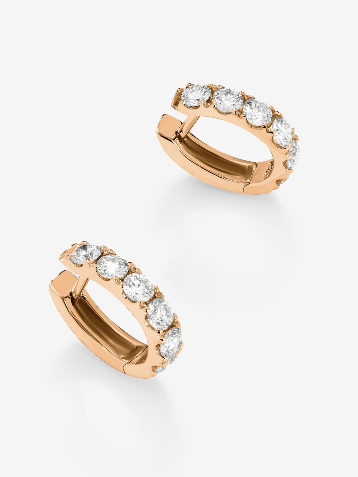 Pendientes de aro de oro rosa de 18K con diamantes en talla brillante de 0,39 cts