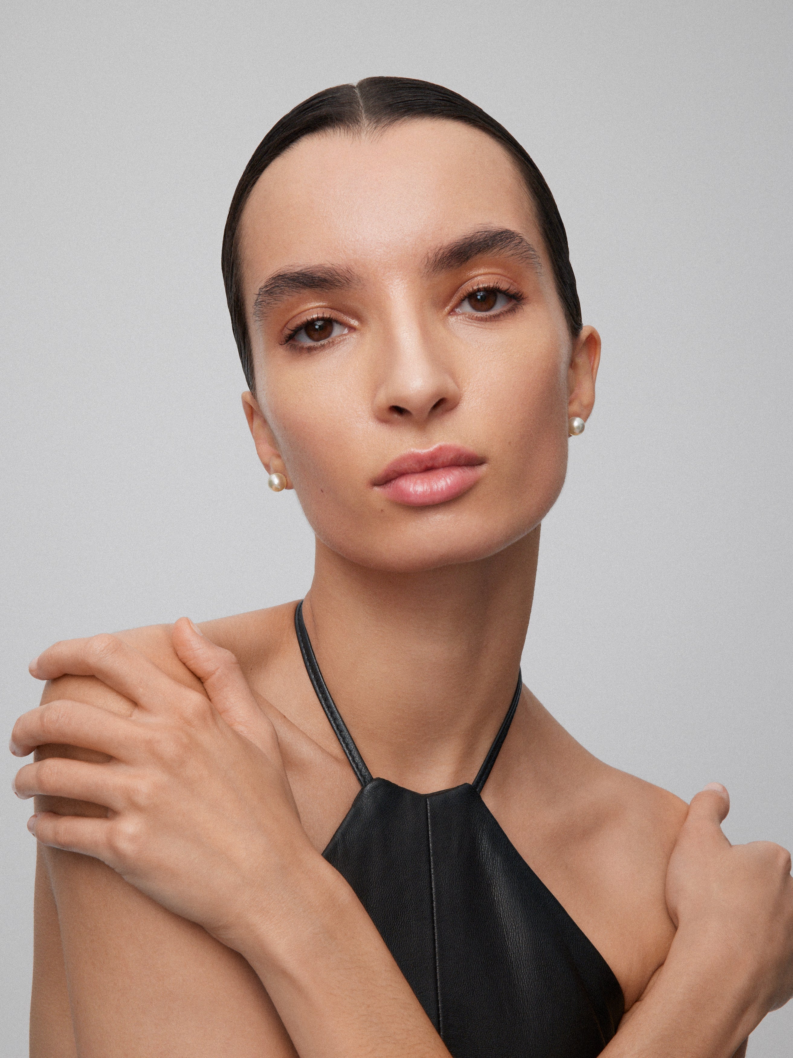 Pendiente de botón de oro rosa de 18k con perla australiana de 9 mm